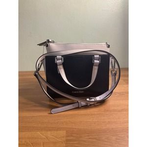 NWT Calvin Klein Crossbody Purse with Cosmetic Bag